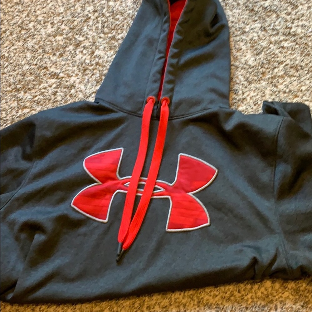 Men’s under armour loose fit sweatshirt